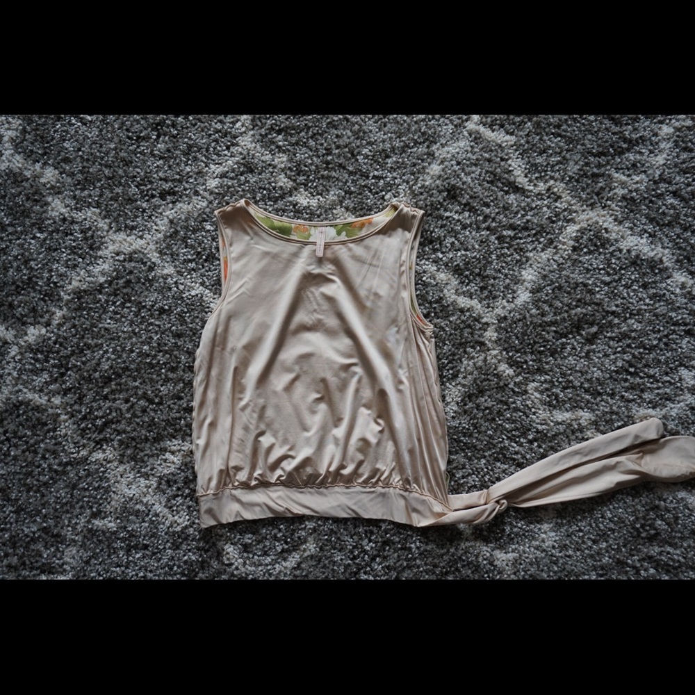 Champagne sleeveless shirt